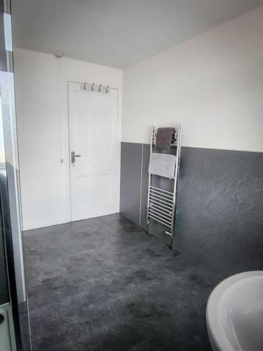 Central 2-Bedroom Bunglow With Double Sofa Bed Carnoustie Ngoại thất bức ảnh