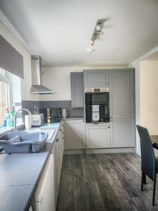 Central 2-Bedroom Bunglow With Double Sofa Bed Carnoustie Ngoại thất bức ảnh